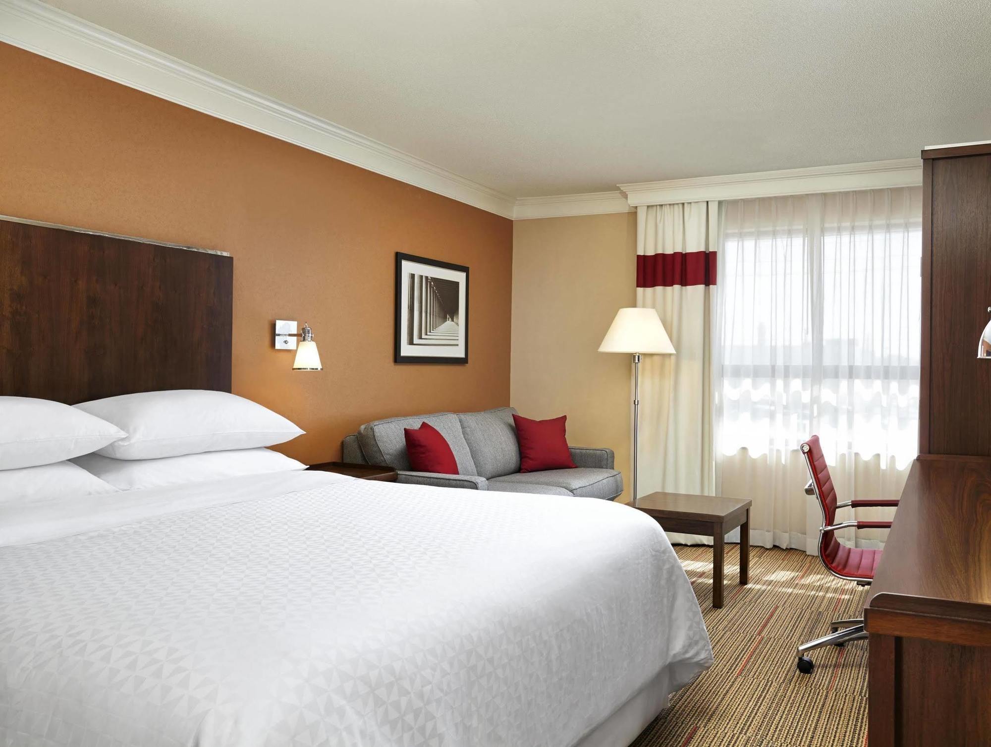 Four Points By Sheraton Kitchener-Ватерлоо Экстерьер фото